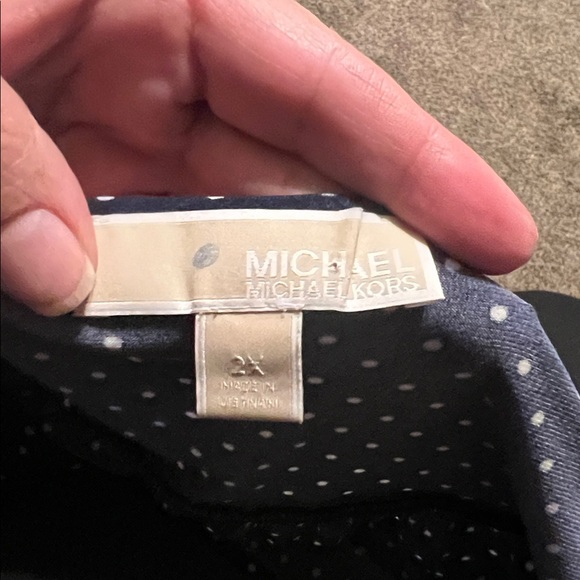 Michael Kors blue with white polka dot v-neck Tuni length top with zip detail - Picture 6 of 7